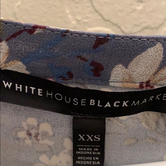 🌻White House Black Market Blouse🌻 - Picture 4 of 4